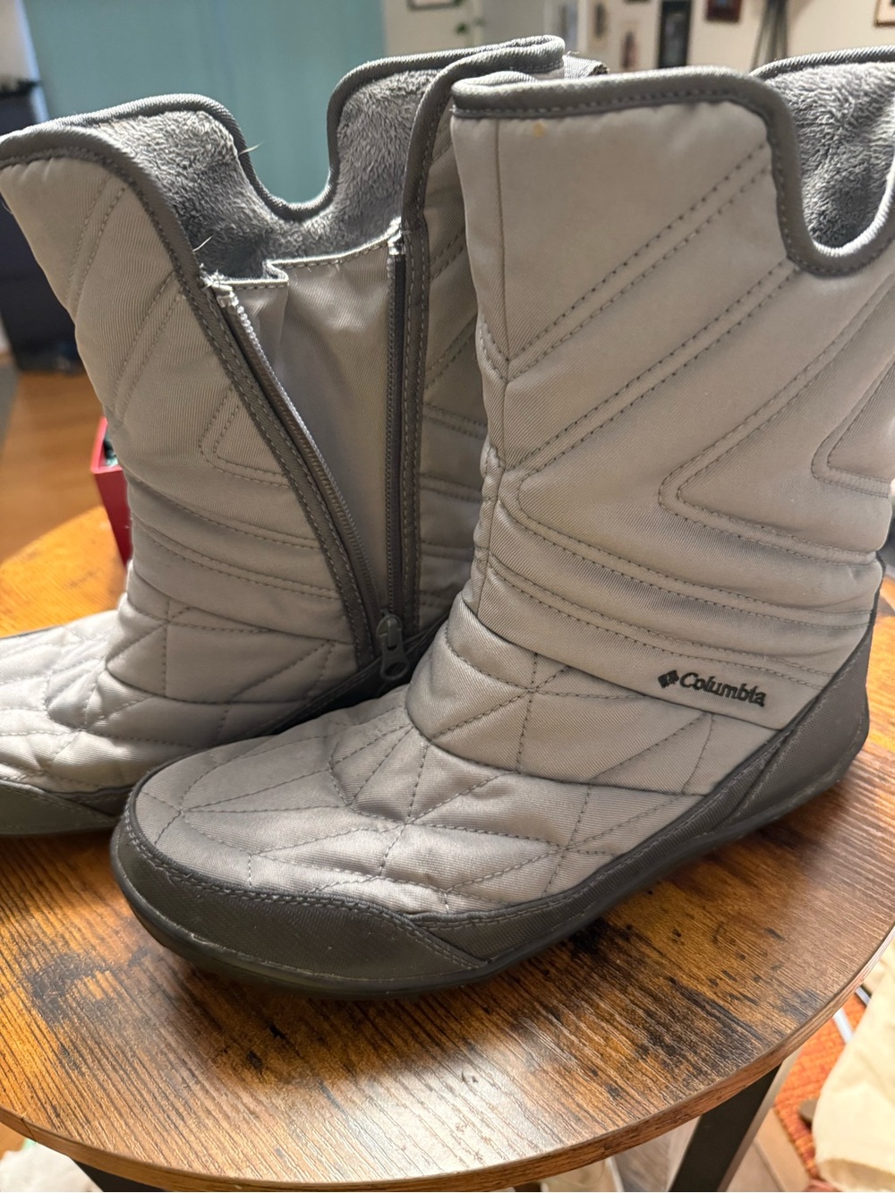 Columbia Women's Light Gray Quilted Insulated Winter Boots